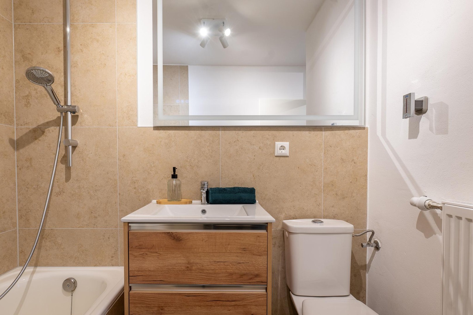 Möblierte & NEU renovierte Wohnung mit Balkon und Aufzug in Passau-Grubweg – Passau – Vorschaubild 11