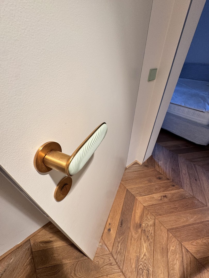 mobliertes luxus WG Zimmer am Olympiapark Schwabing – München – Vorschaubild 15
