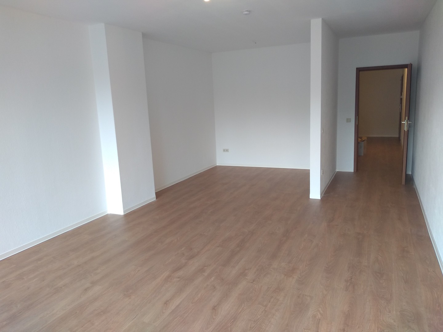 1,5 Zi.-Whg, direkt am Stadtpark, in exklusiver Anlage mit großem Balkon, renoviert – Hamburg Marmstorf – Vorschaubild 3