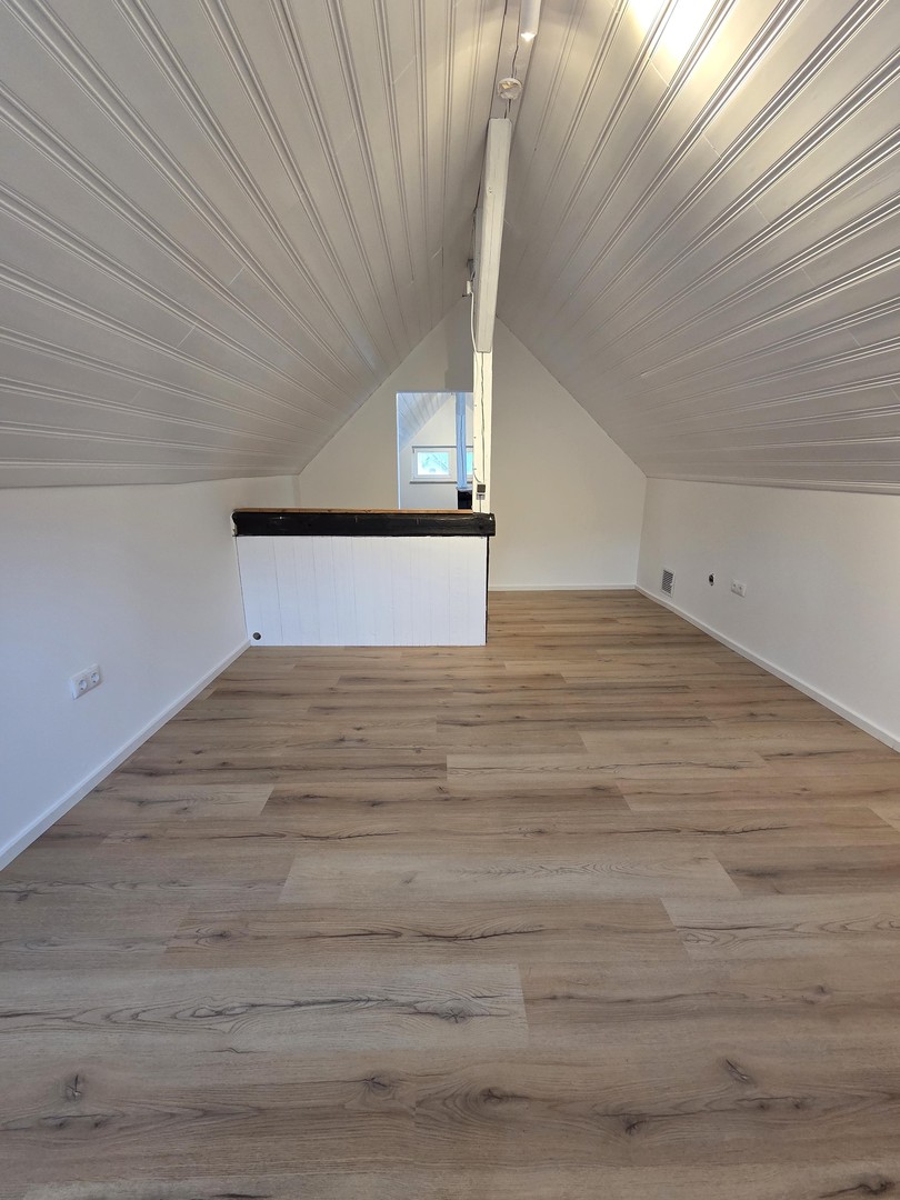 Großzügige, frisch renovierte Maisonette-Wohnung mit 5 Zimmern, 3 Bädern & Balkon – Arnstein – Vorschaubild 5