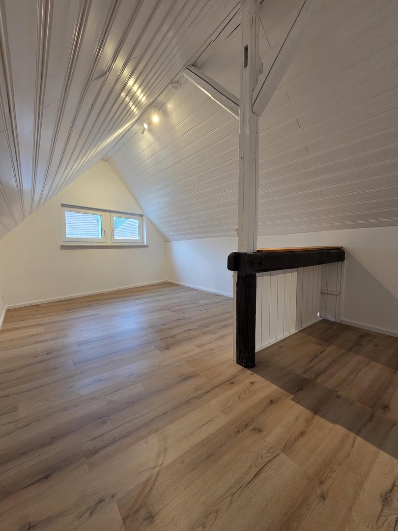 Großzügige, frisch renovierte Maisonette-Wohnung mit 5 Zimmern, 3 Bädern & Balkon – Arnstein – Vorschaubild 6