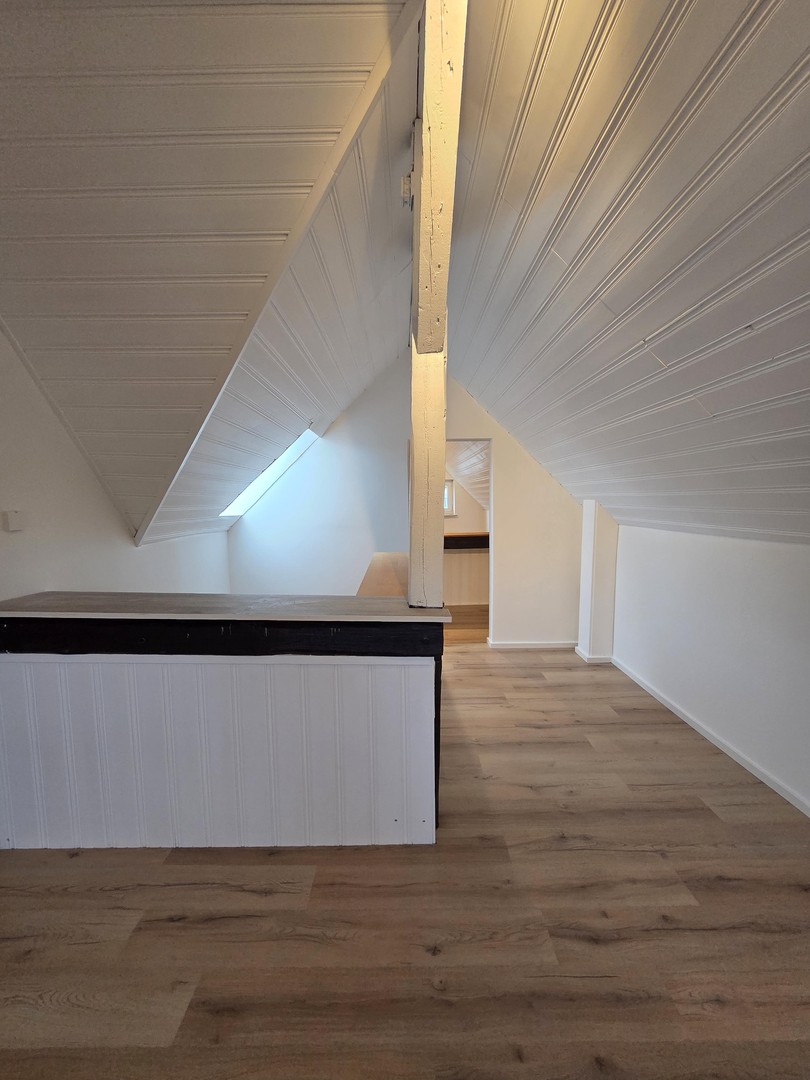 Großzügige, frisch renovierte Maisonette-Wohnung mit 5 Zimmern, 3 Bädern & Balkon – Arnstein – Vorschaubild 9
