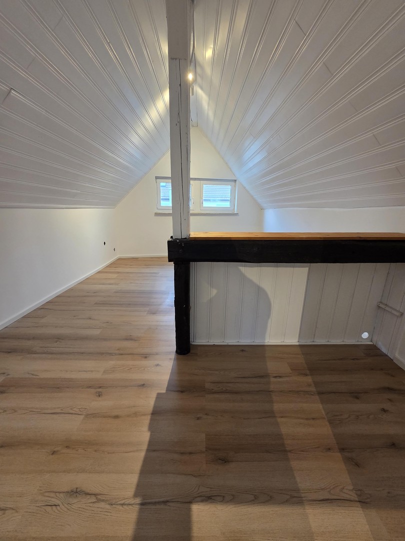 Großzügige, frisch renovierte Maisonette-Wohnung mit 5 Zimmern, 3 Bädern & Balkon – Arnstein – Vorschaubild 11