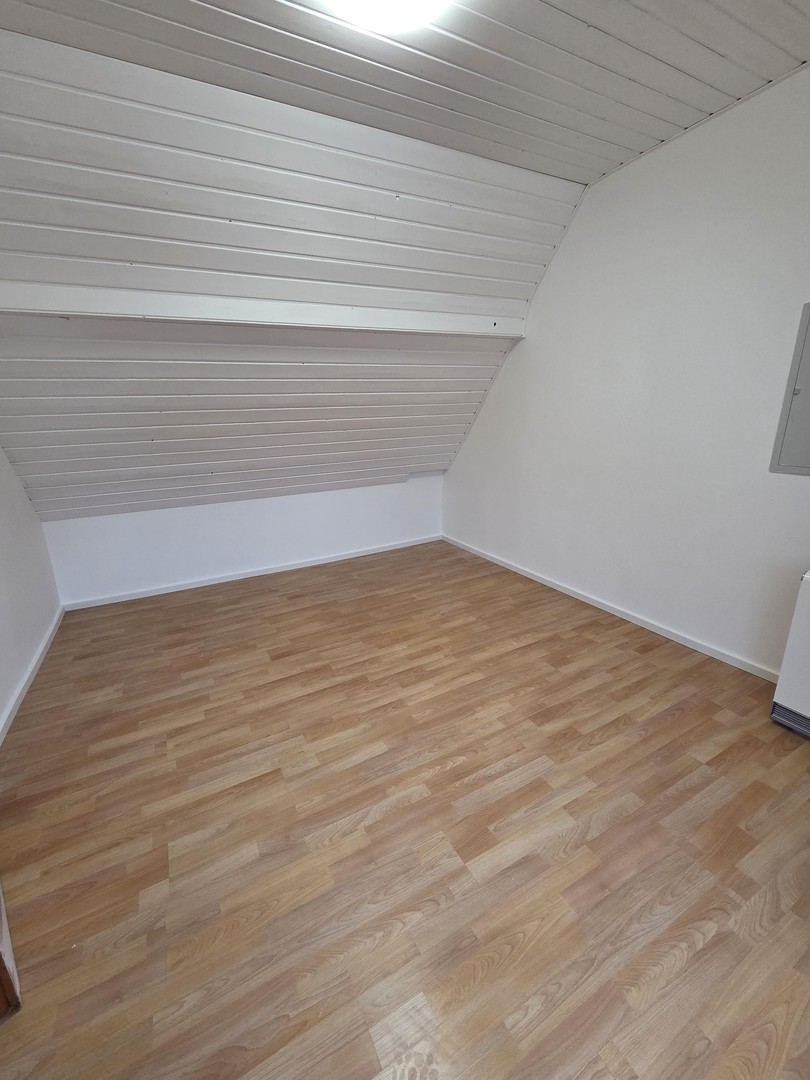 Großzügige, frisch renovierte Maisonette-Wohnung mit 5 Zimmern, 3 Bädern & Balkon – Arnstein – Vorschaubild 12