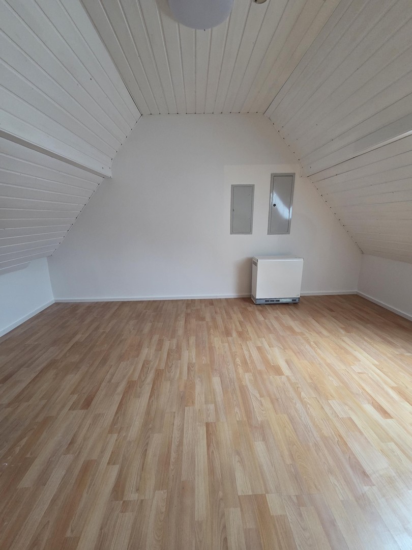 Großzügige, frisch renovierte Maisonette-Wohnung mit 5 Zimmern, 3 Bädern & Balkon – Arnstein – Vorschaubild 14