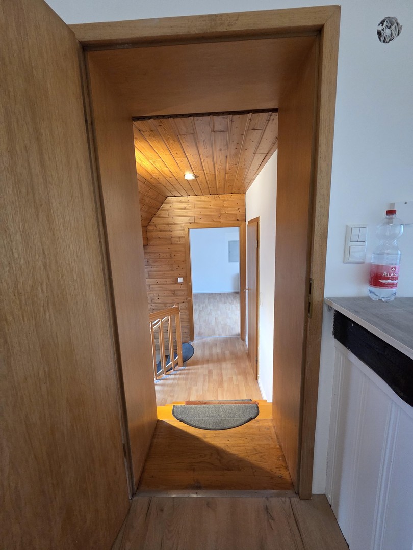 Großzügige, frisch renovierte Maisonette-Wohnung mit 5 Zimmern, 3 Bädern & Balkon – Arnstein – Vorschaubild 18