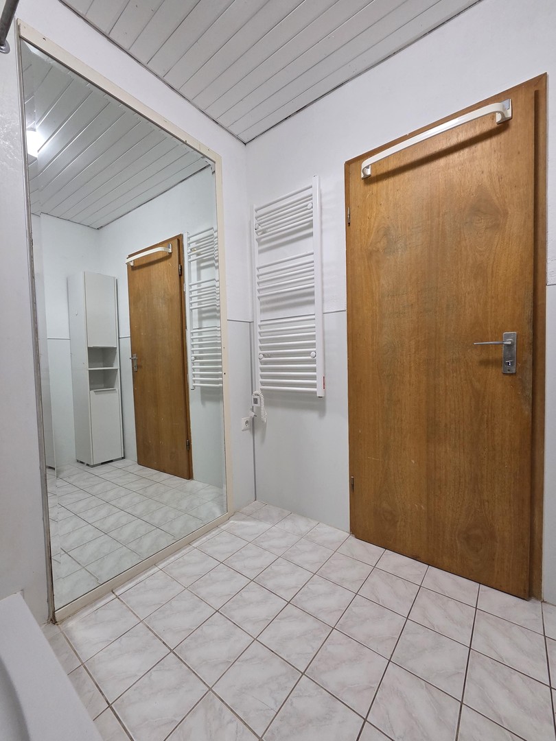 Großzügige, frisch renovierte Maisonette-Wohnung mit 5 Zimmern, 3 Bädern & Balkon – Arnstein – Vorschaubild 22