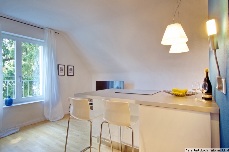 Extremely appealing, modern, furnished one-bedroom apartment with internet access in the Grafenberg area of Düsseldorf, near the Metro wholesaler – Düsseldorf – Vorschaubild 2