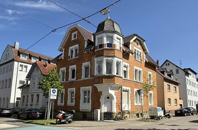 EXKLUSIVER WOHNTRAUM MIT WELLNESS-BAD & KAMIN
