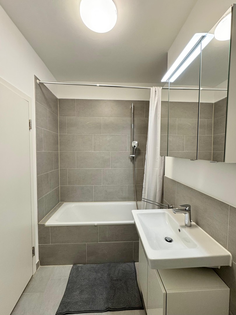 Modisches & charmantes Zimmer Mitten in Maxvorstadt – München – Vorschaubild 10
