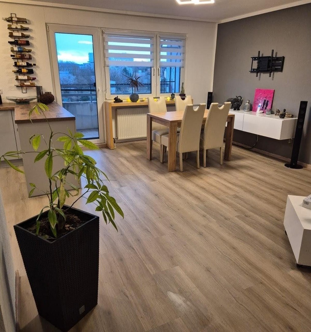Sofort freie Wohnung mit Balkon, Aufzug & Stellplatz – provisionsfrei – Stuttgart – Vorschaubild 3