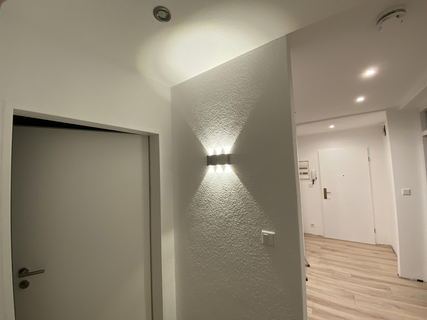 Moderne 3-Zimmer-Wohnung mit großer Wohnküche und Loggia in Büdelsdorf – Büdelsdorf – Vorschaubild 3