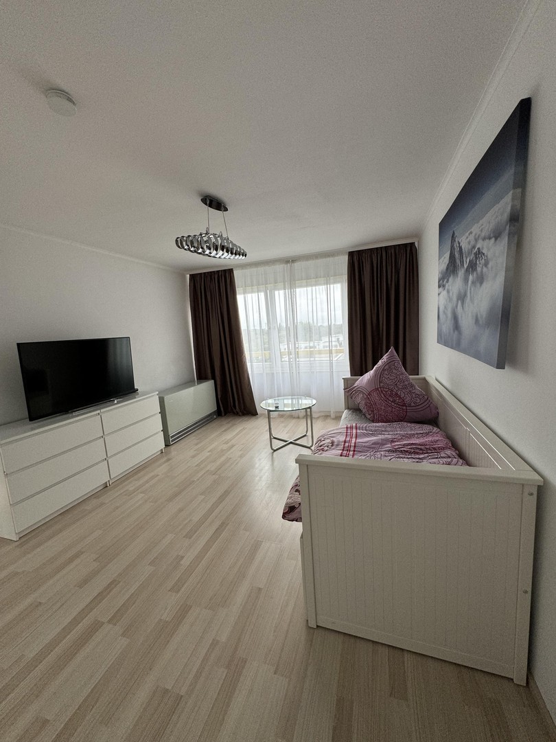 Möblierte 2,5-Zimmer Wohnung im 6. OG mit Balkon in München-Hadern – München – Vorschaubild 2