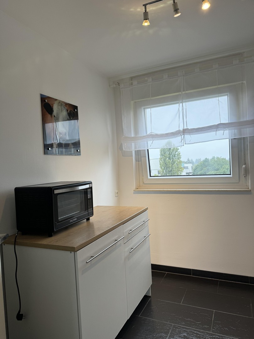 Möblierte 2,5-Zimmer Wohnung im 6. OG mit Balkon in München-Hadern – München – Vorschaubild 6