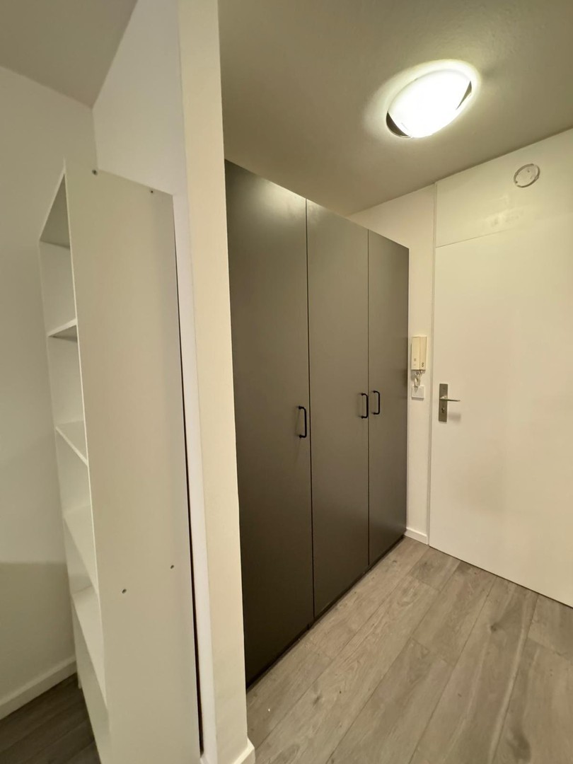 kernsaniertes 1-Zimmer-Apartment – München – Vorschaubild 2