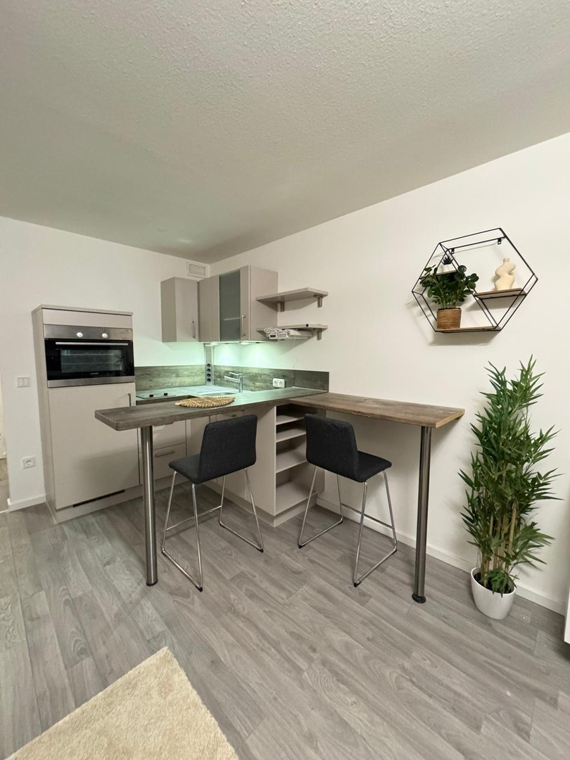 kernsaniertes 1-Zimmer-Apartment – München – Vorschaubild 3