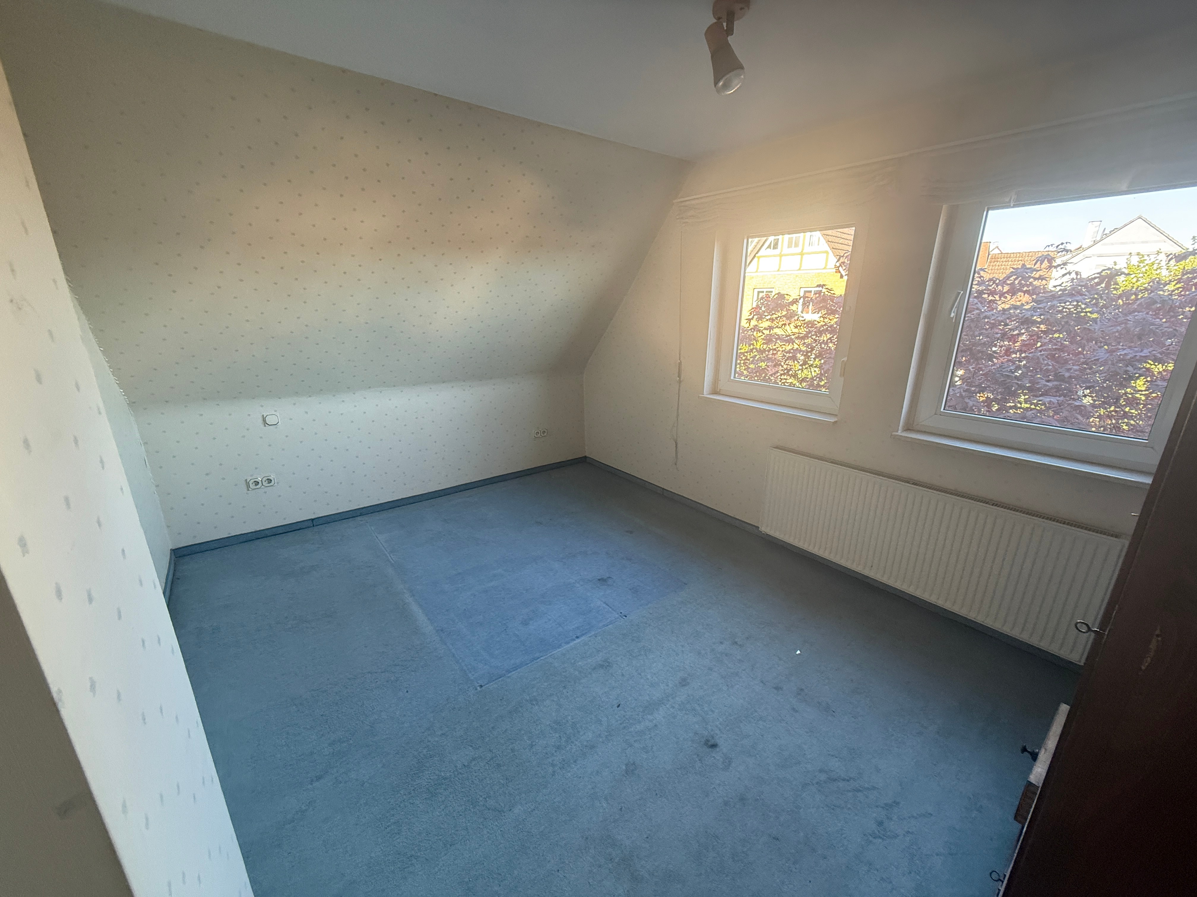 Einfamilienhaus mit Wintergarten auf einem grünen Grundstück mitten in Frankenberg – Frankenberg (Eder) – Vorschaubild 4