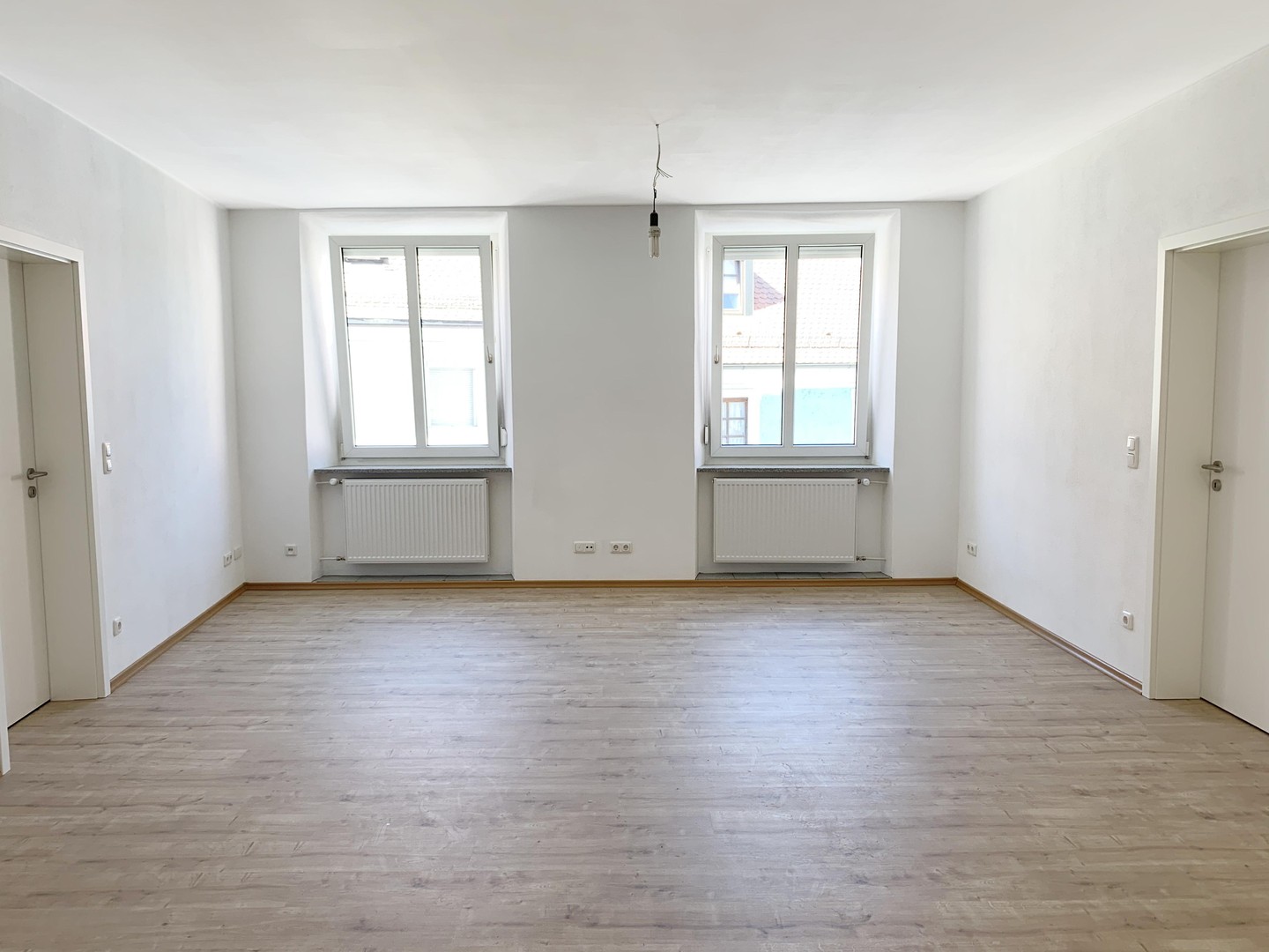 Schöne renovierte 3-Zimmer Altbauwohnung in Straubing (Kernstadt) – Straubung – Vorschaubild 2