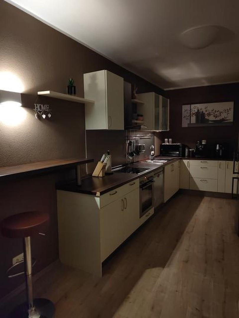 Schöne renovierte 3-Zimmer Altbauwohnung in Straubing (Kernstadt) – Straubung – Vorschaubild 3