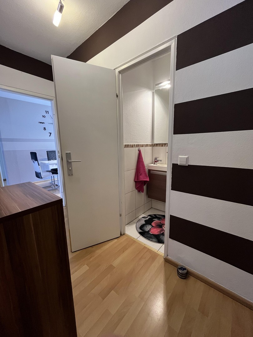 Vollmöblierte 4-Zimmer-Wohnung mit zwei Balkonen und Gäste WC – Hannover – Vorschaubild 4