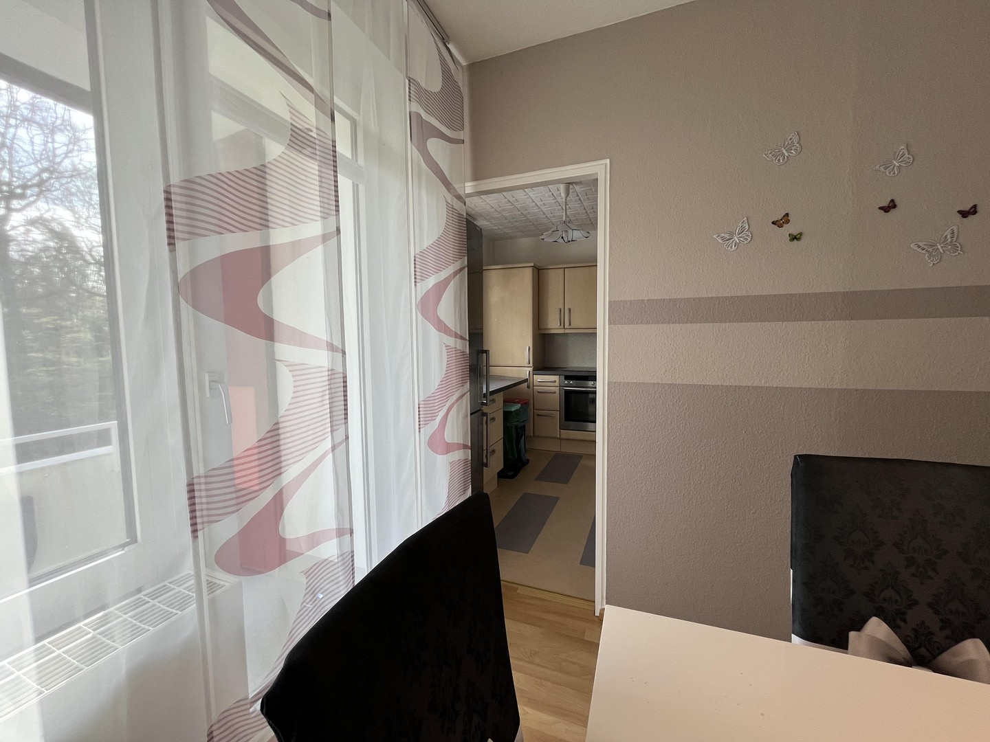 Vollmöblierte 4-Zimmer-Wohnung mit zwei Balkonen und Gäste WC – Hannover – Vorschaubild 16
