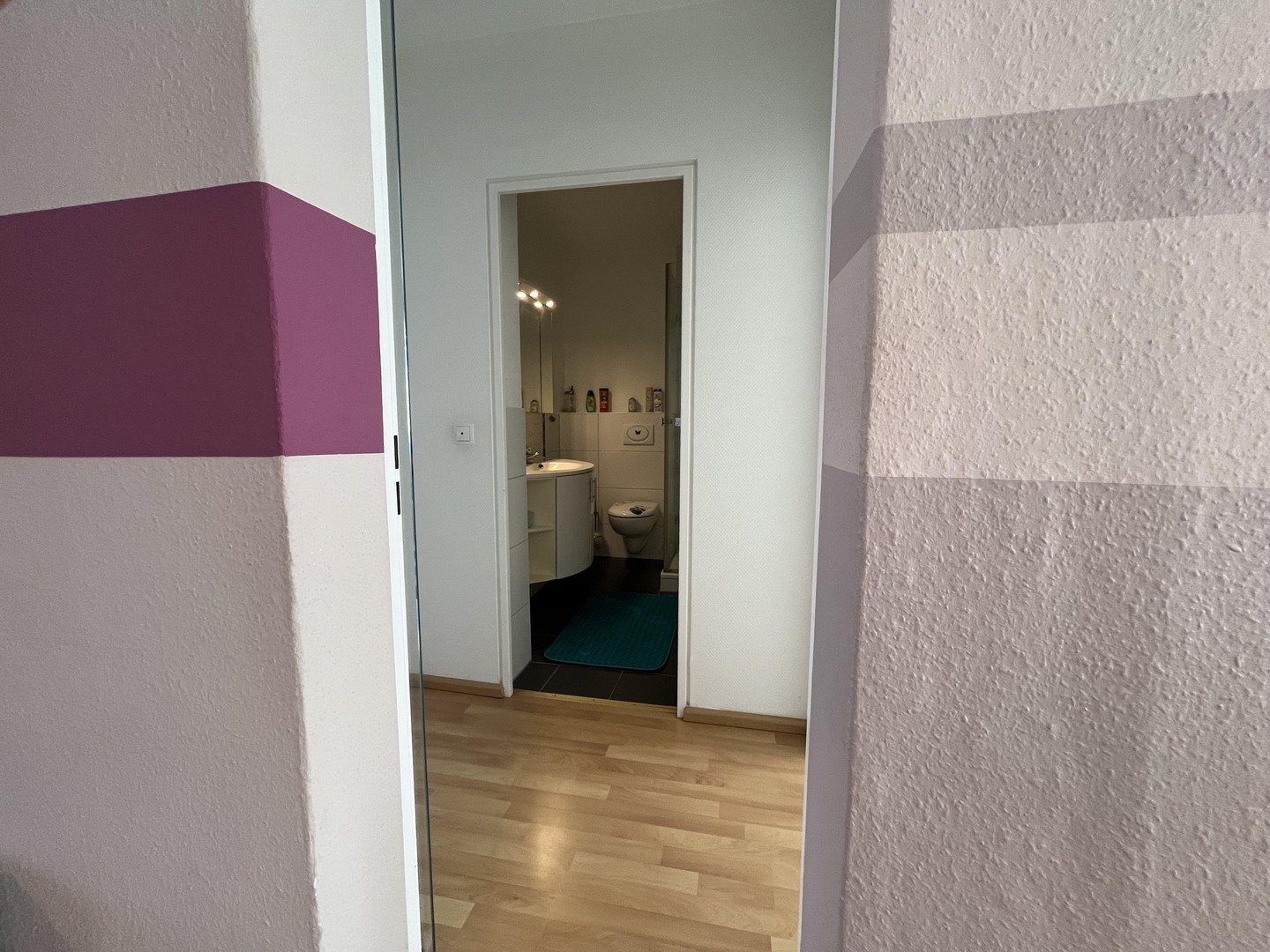 Vollmöblierte 4-Zimmer-Wohnung mit zwei Balkonen und Gäste WC – Hannover – Vorschaubild 21