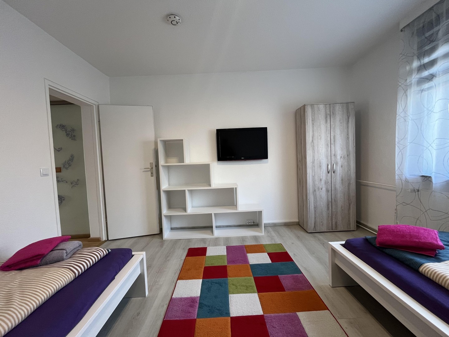 Vollmöblierte 4-Zimmer-Wohnung mit zwei Balkonen und Gäste WC – Hannover – Vorschaubild 27