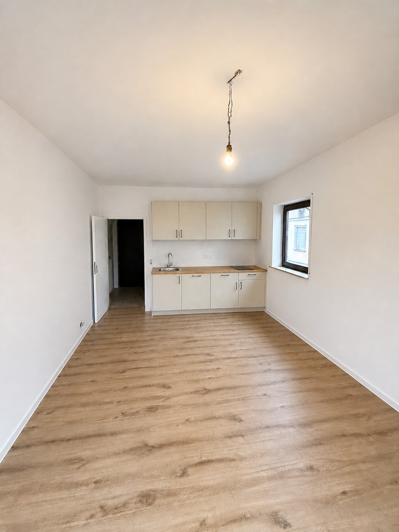 All-Inclusive: Renovierte 1-Zimmer Wohnung inkl. Strom & Internet – zentrale Lage Erlangen – Erlangen – Vorschaubild 2