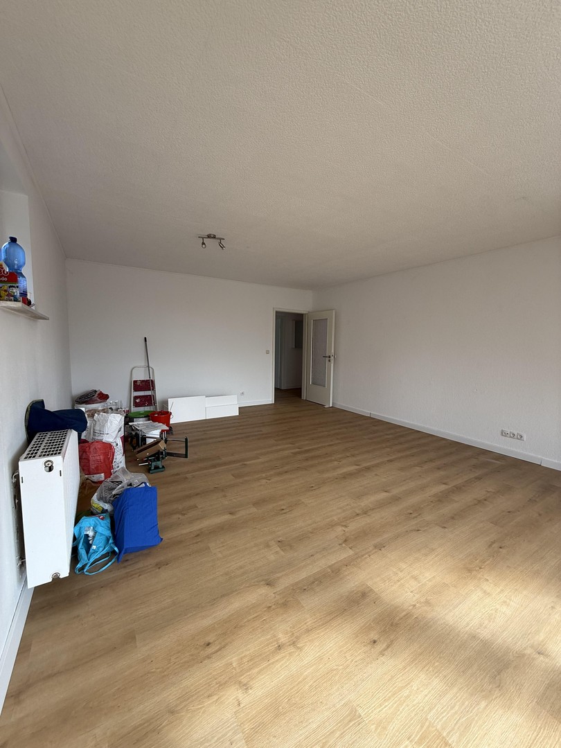 Helle 73qm 3-Zimmer-Wohnung nahe Mercedes, Rheinmetall, TKMS – Balkon, Büro & Tiefgarage – Bremen – Vorschaubild 3