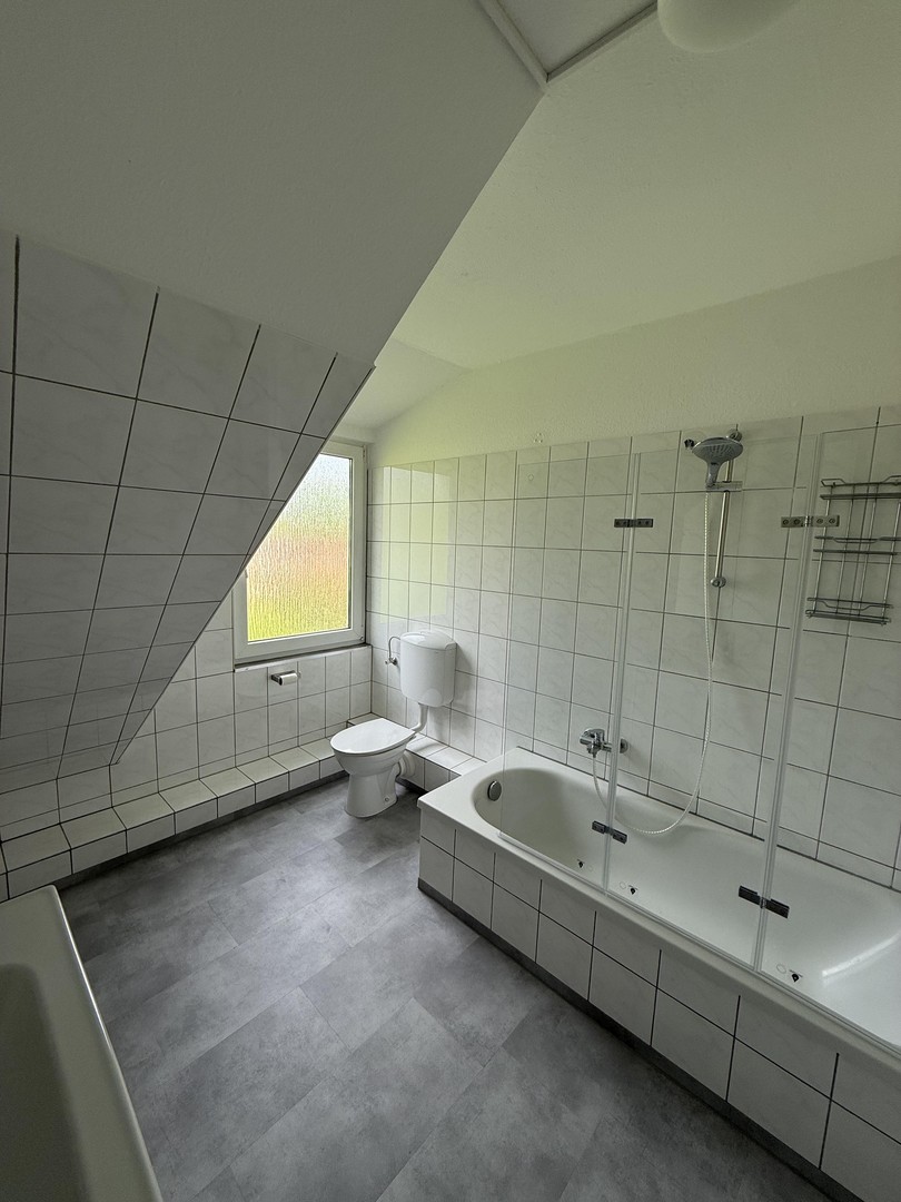 Helle 73qm 3-Zimmer-Wohnung nahe Mercedes, Rheinmetall, TKMS – Balkon, Büro & Tiefgarage – Bremen – Vorschaubild 8