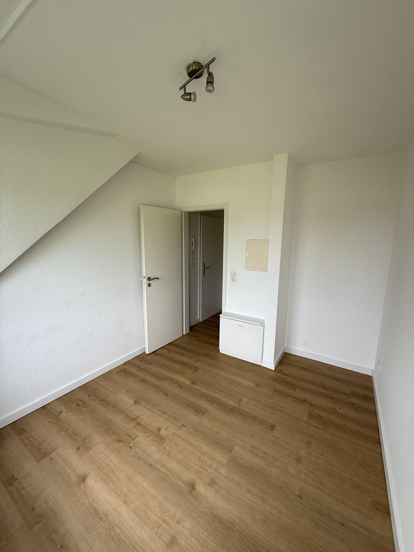 Helle 73qm 3-Zimmer-Wohnung nahe Mercedes, Rheinmetall, TKMS – Balkon, Büro & Tiefgarage – Bremen – Vorschaubild 9