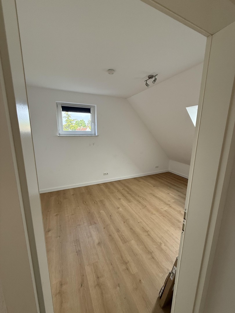 Helle 73qm 3-Zimmer-Wohnung nahe Mercedes, Rheinmetall, TKMS – Balkon, Büro & Tiefgarage – Bremen – Vorschaubild 11