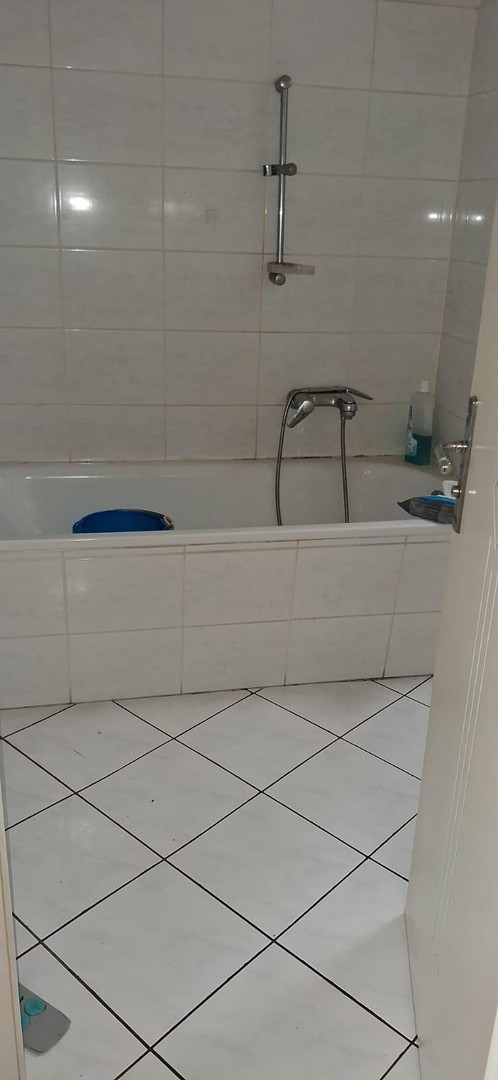 MIETFREI!!! Renovierungsbedürftige 2,5 Dachgeschosswohnung (Mietfreiezeit nach Vereinbarung)