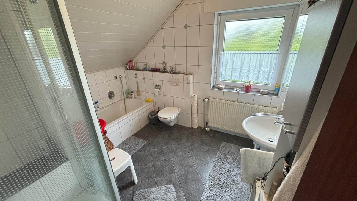 Einfamilienhaus mit Wohlfühlcharakter in guter Lage von Uelsen – Uelsen – Vorschaubild 9
