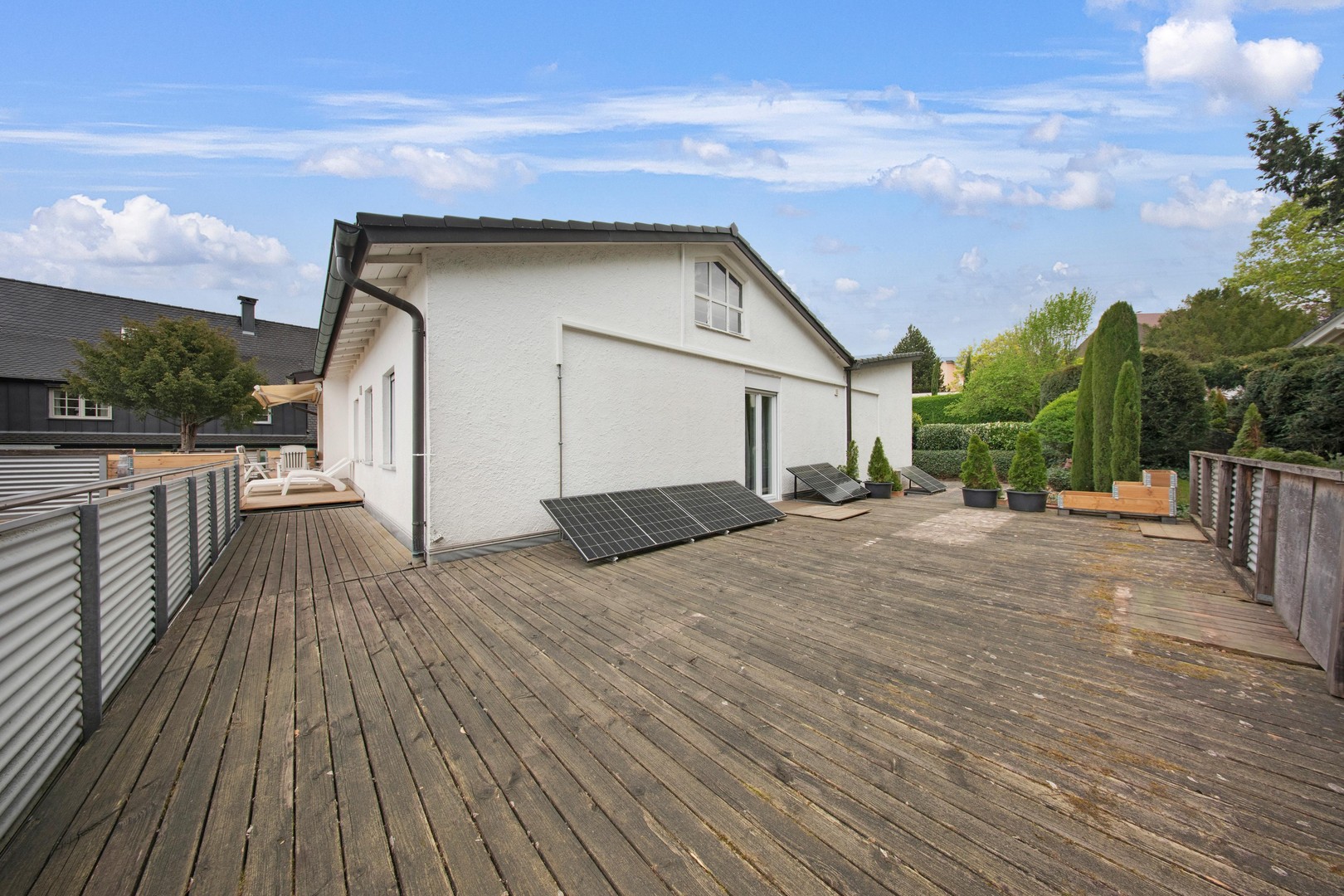 Attraktives Zweifamilienhaus in schöner Lage von Gaggenau mit großem Grundstück – Gaggenau – Bild 1 von 19