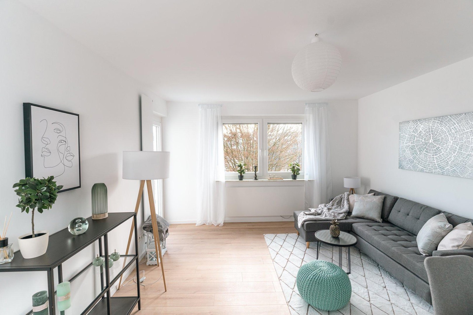Frisch renovierte 2-Zimmer-Wohnung mit Balkon & TG-Stellplatz – Bonn-Zentrum – Bonn – Bild 1 von 9