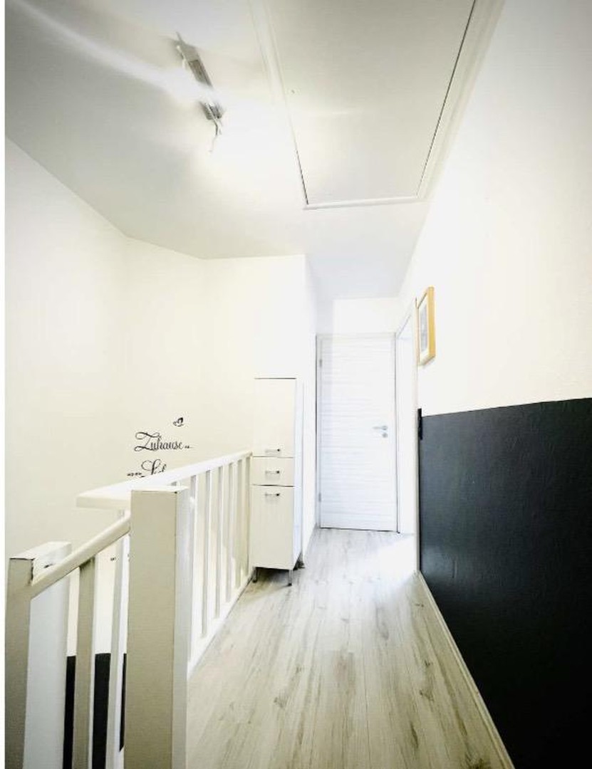 Modernisiertes EFH, EEK B, mit Terrasse, Dachterrasse & Garage – Wuppertal – Vorschaubild 19