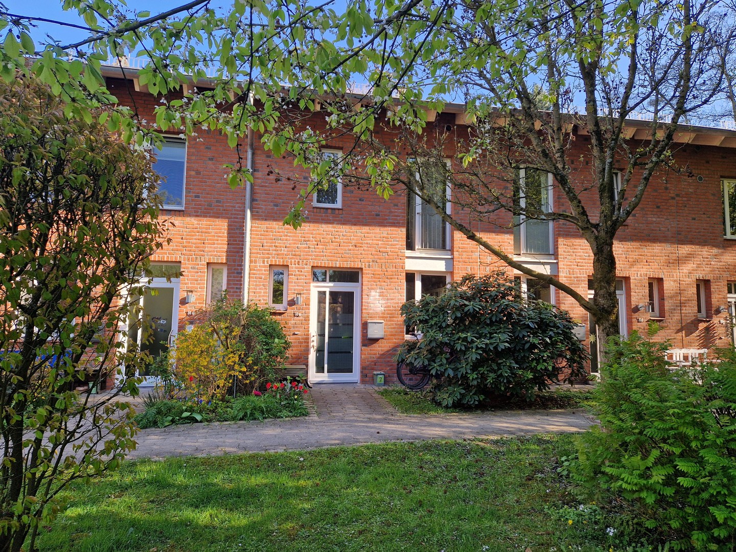 Familienfreundliches Reihenhaus mit Gartenanteil und Stellplatz - rechtlich Eigentumswohnung (WEG)