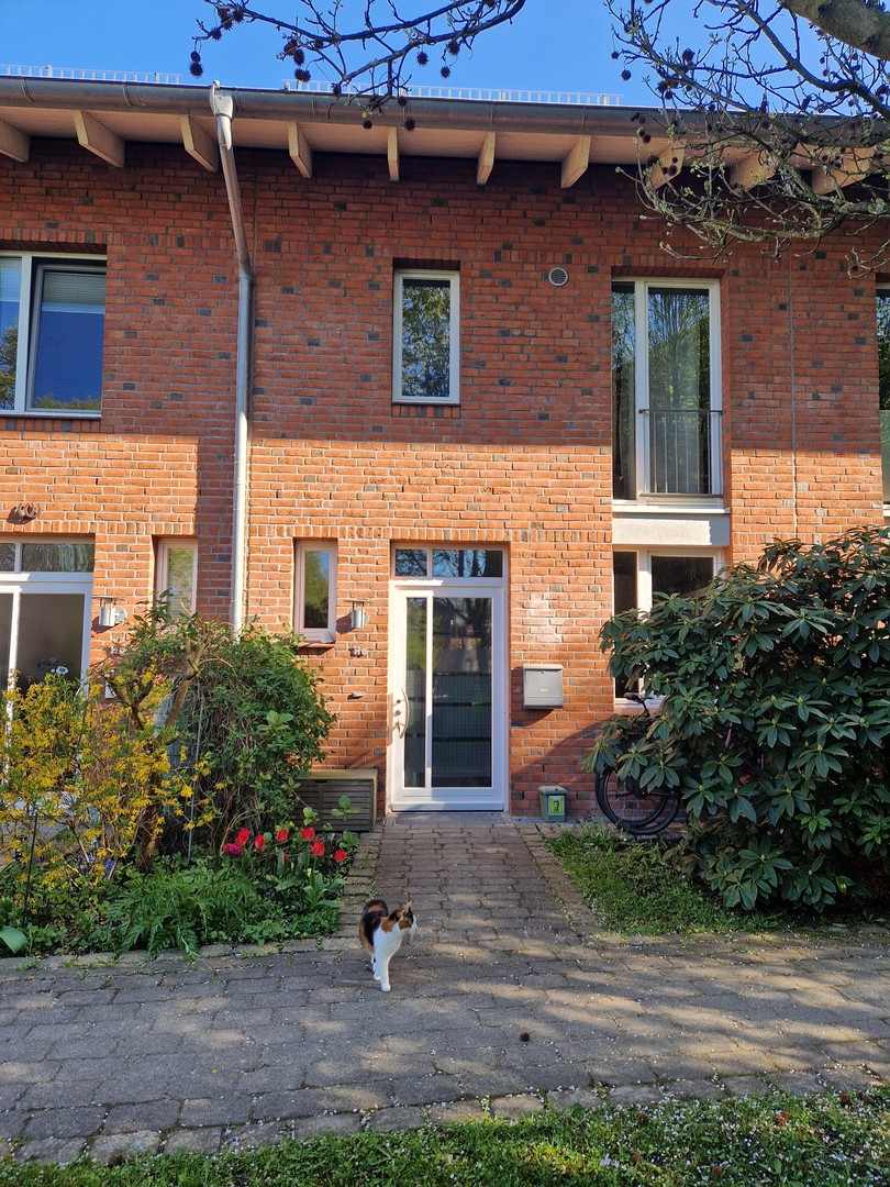 Familienfreundliches Reihenhaus mit Gartenanteil und Stellplatz - rechtlich Eigentumswohnung (WEG) – Hamburg – Vorschaubild 2