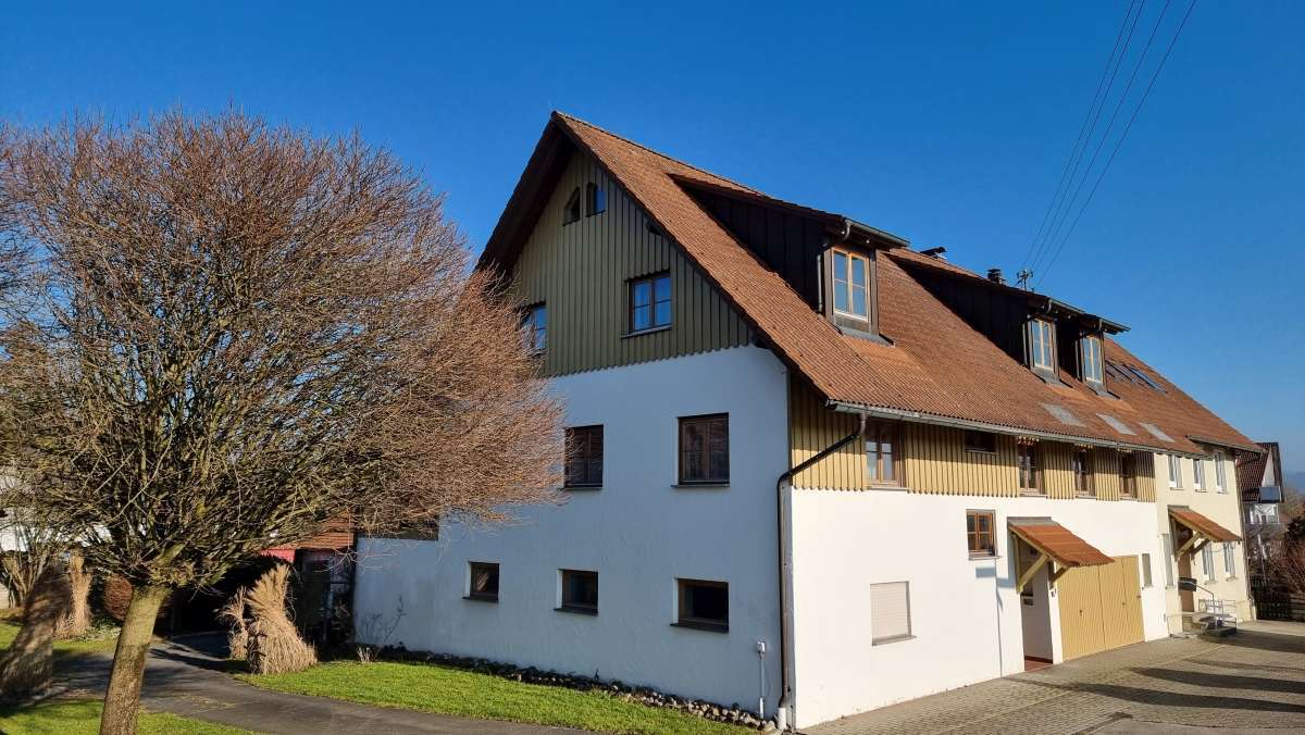 Wohnen und Arbeiten unter einem Dach - ZFH mit Werkstattbereich und separater Scheune – Berg – Vorschaubild 2