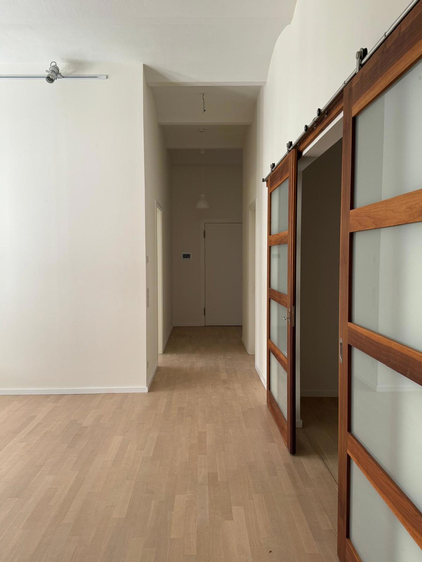 Loft-Charakter trifft Luxus – stilvolle Wohnkultur auf höchstem Niveau – Berlin – Vorschaubild 2