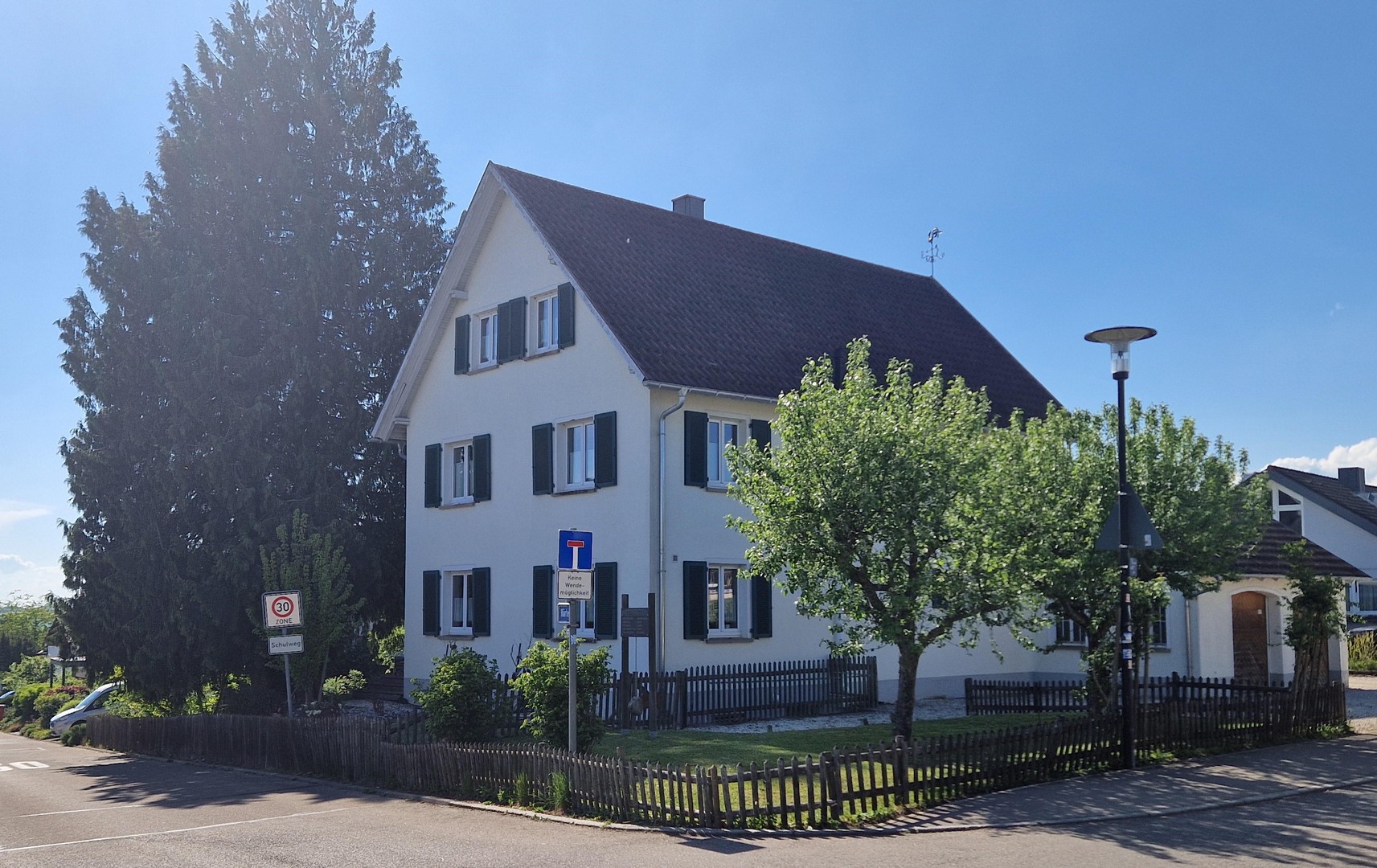 Großzügiges Forsthaus in Pfullendorf kaufen – 160 m² Wohnfläche in ruhiger Topplage nahe Bodensee – Pfullendorf – Vorschaubild 3