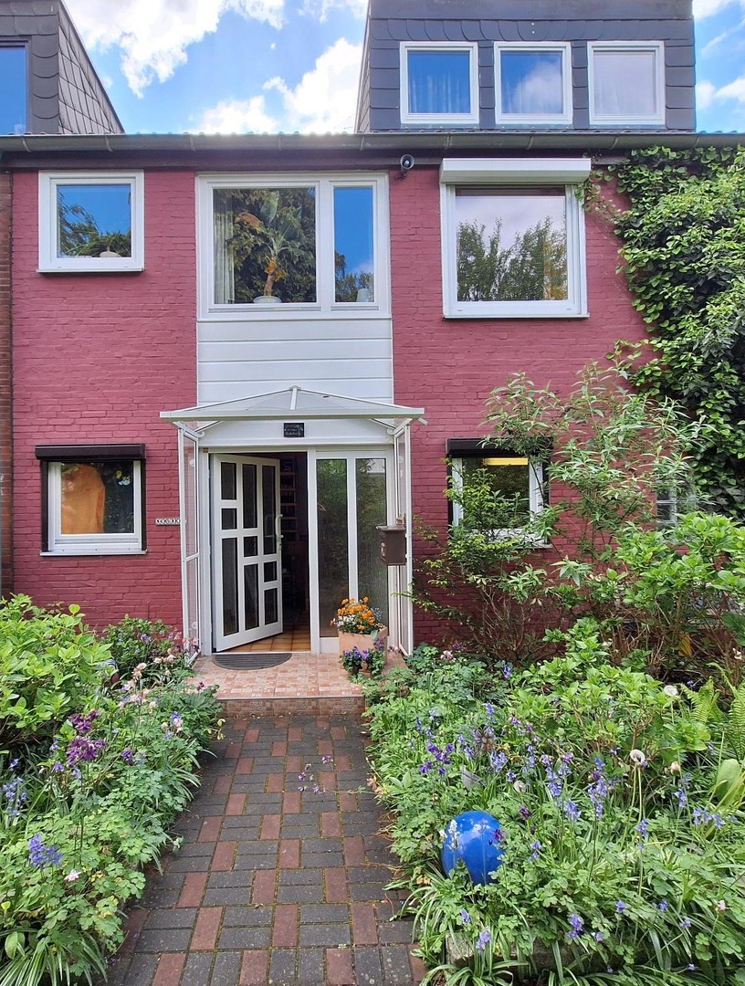 Familienfreundliches 5-Zimmer- Mittelreihenhaus in bevorzugter Wohnlage – Hannover-Badenstedt – Bild 1 von 27
