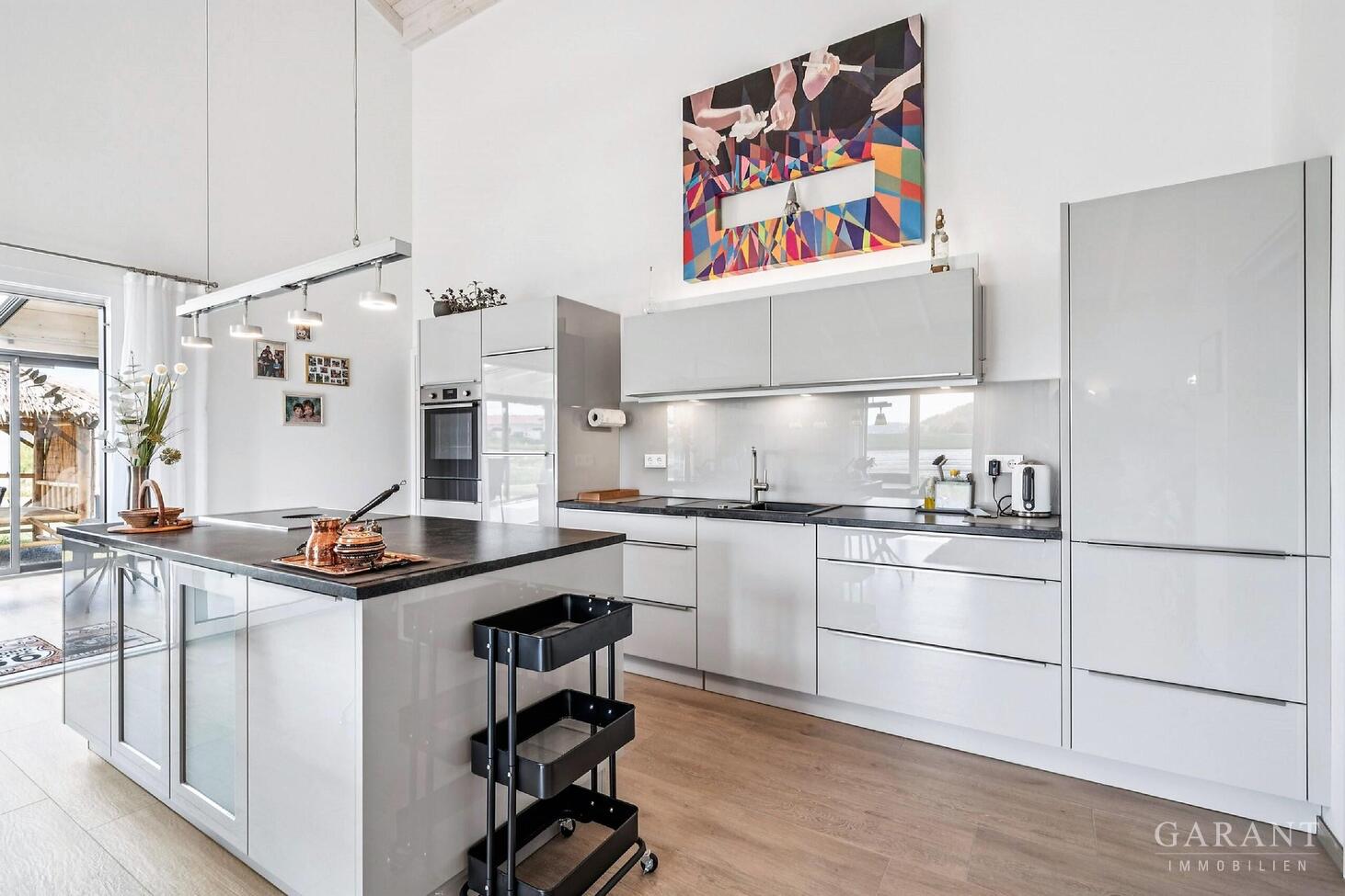 Exklusiver, neuwertiger und energieeffizenter Bungalow mit hochwertiger Ausstattung in Mamming – Mamming – Vorschaubild 5