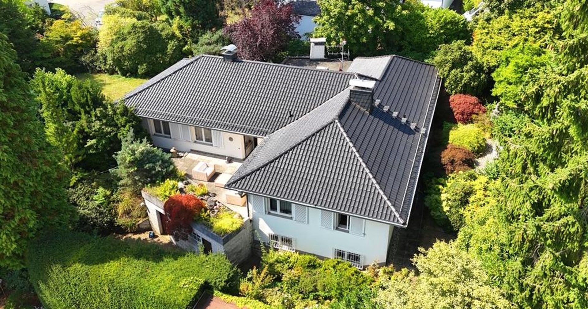 Exklusive Villa in Königsteins Bestlage – großzügig und mit außergewöhnlichem Entwicklungspotenzial – Königstein – Bild 1 von 11