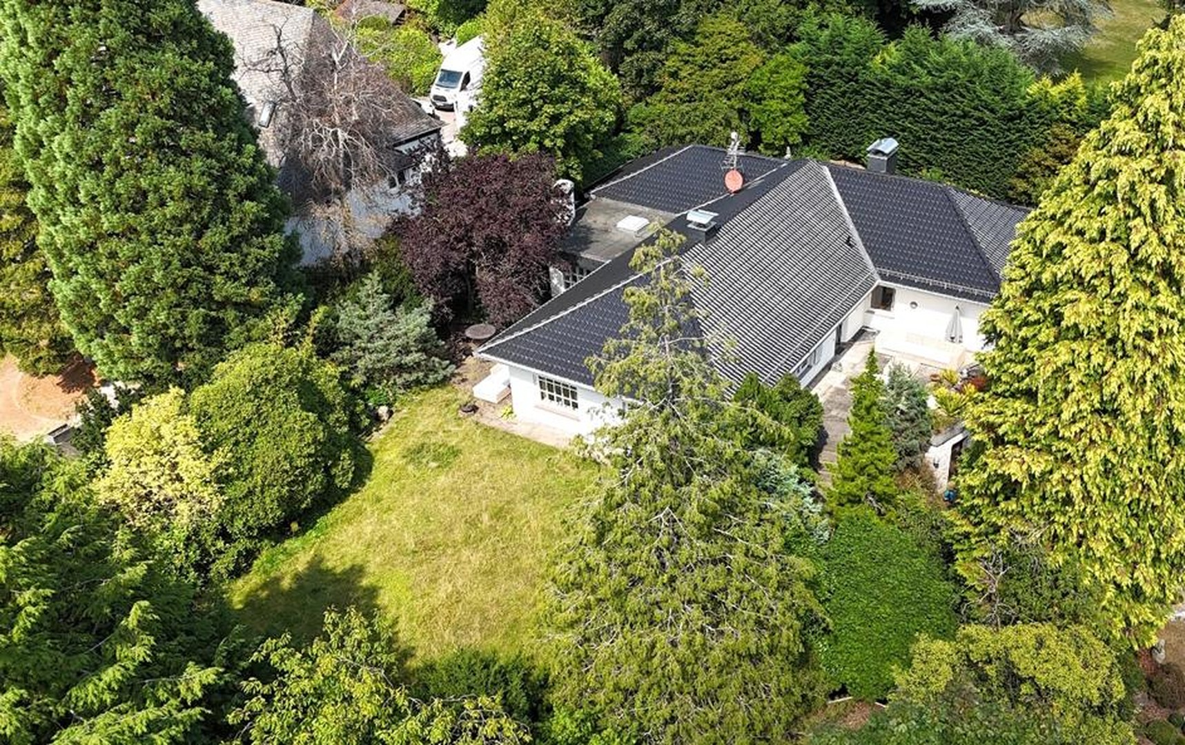 Exklusive Villa in Königsteins Bestlage – großzügig und mit außergewöhnlichem Entwicklungspotenzial – Königstein – Vorschaubild 9