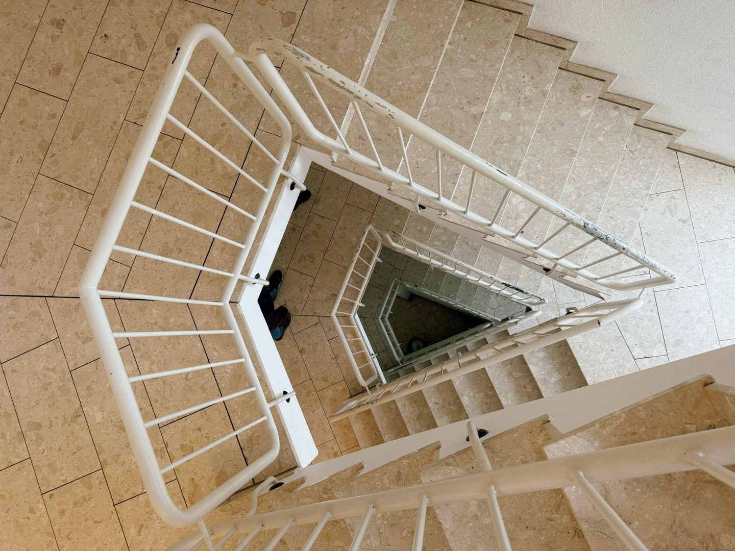 bg