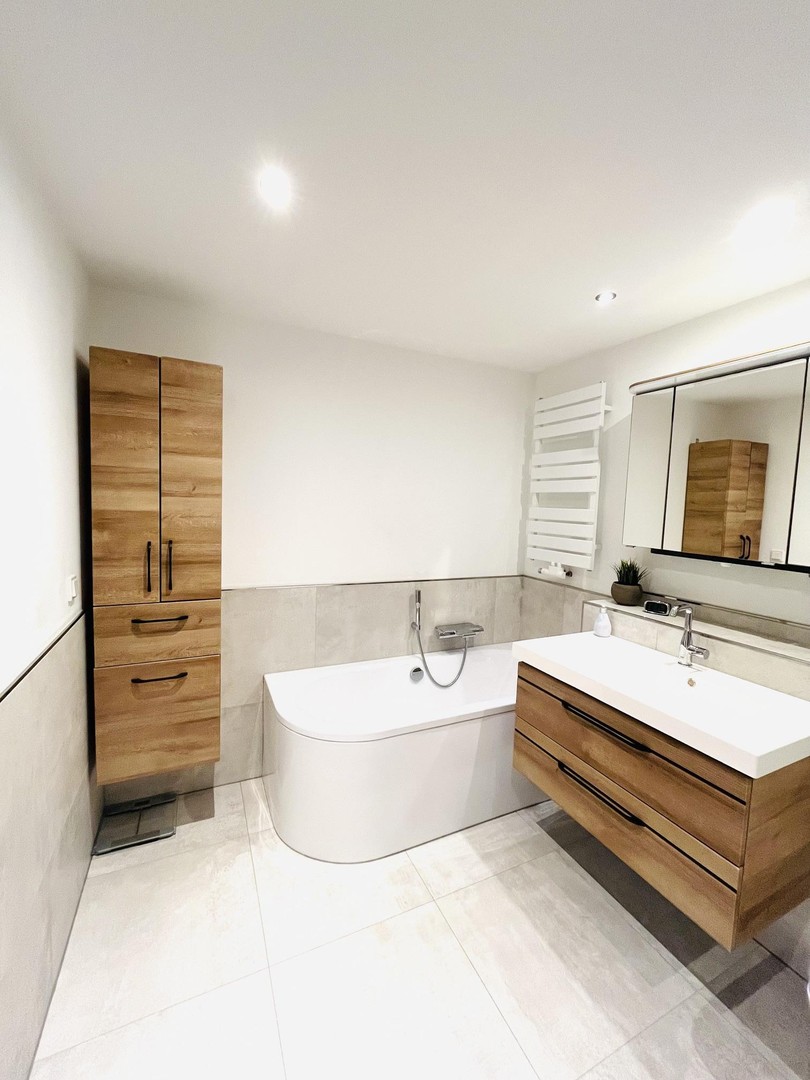 Modernes, neuwertiges Reihenendhaus am Waldrand, urbaner Lifestyle trifft Naturparadies in Alzey – Alzey – Vorschaubild 8