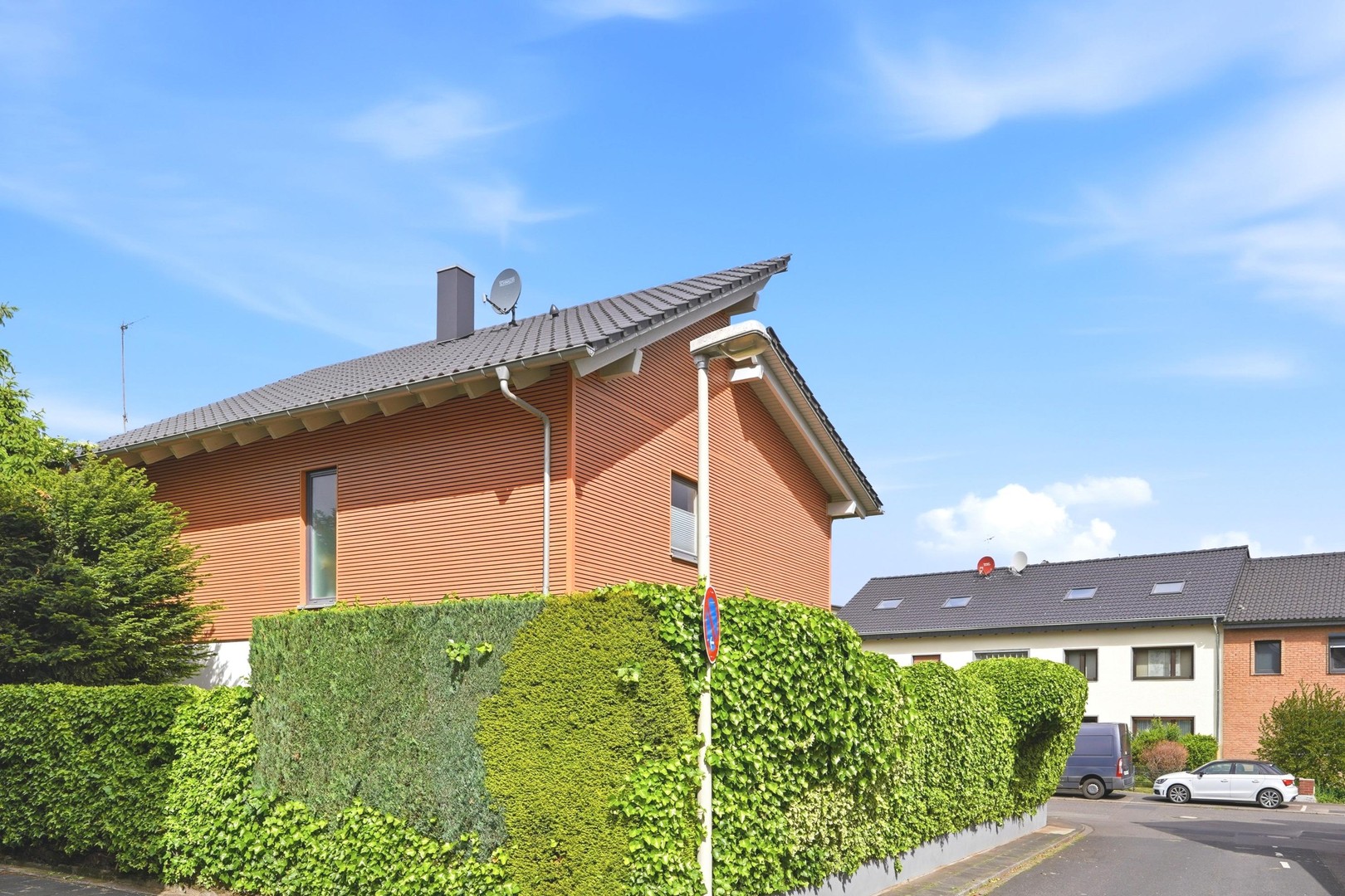 Gepflegtes, freistehendes Einfamilienhaus – Frechen – Vorschaubild 3