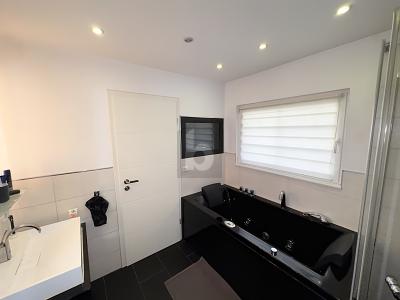 LIFESTYLE-HAUS MIT POOL, OUTDOOR-BAR, PV-ANLAGE – Prümzurlay – Vorschaubild 4